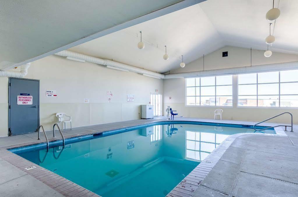 Travelodge By Wyndham שדרון מראה חיצוני תמונה