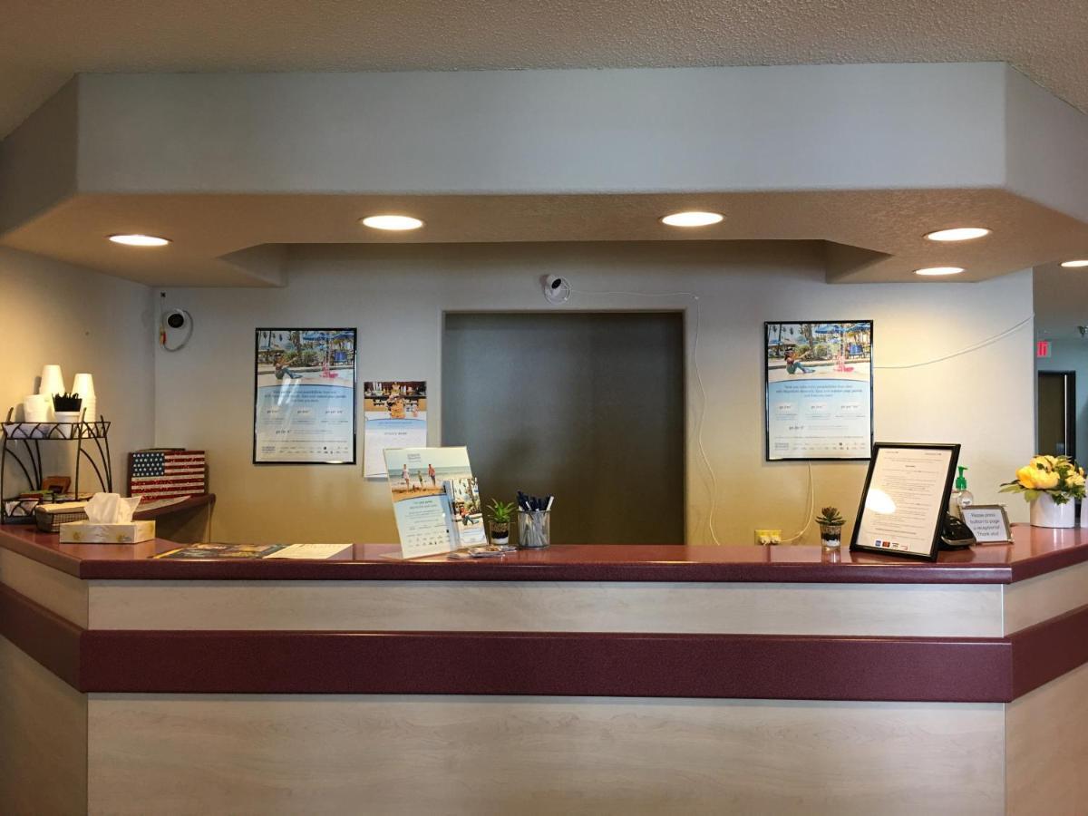 Travelodge By Wyndham שדרון מראה חיצוני תמונה