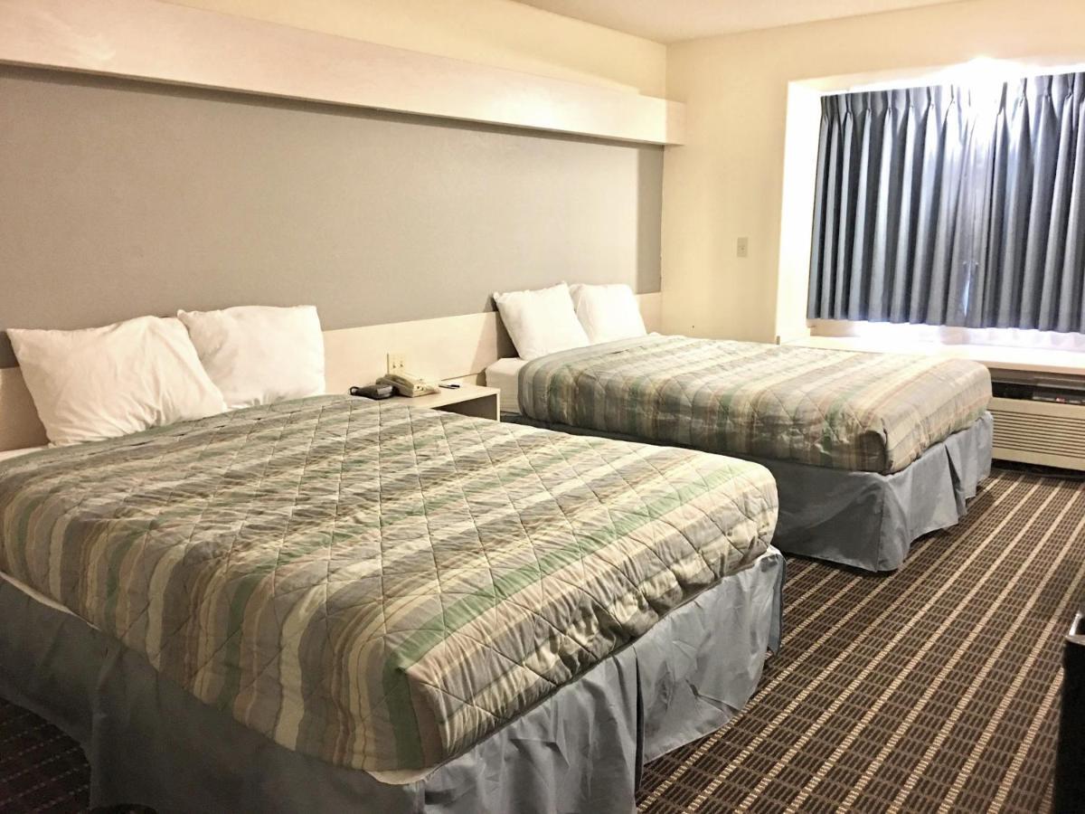 Travelodge By Wyndham שדרון מראה חיצוני תמונה