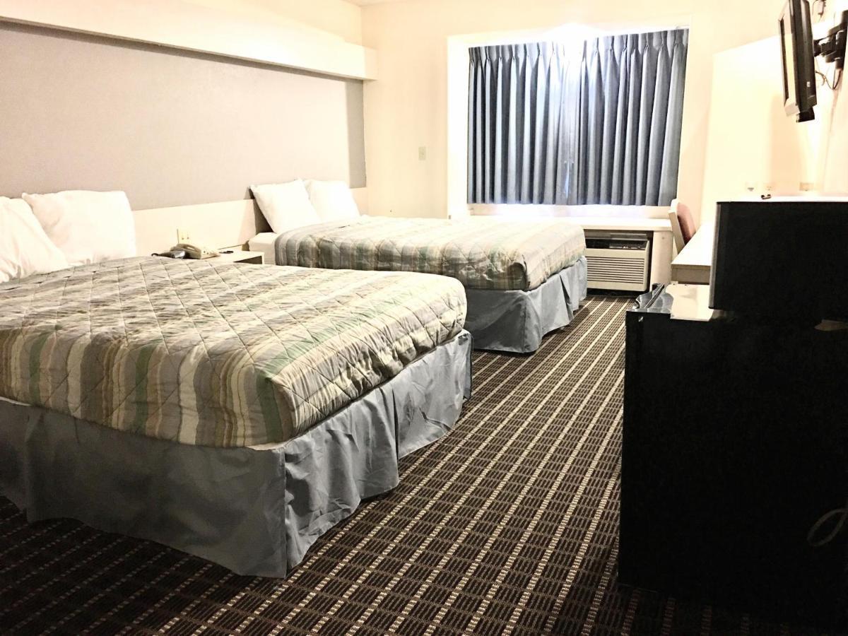 Travelodge By Wyndham שדרון מראה חיצוני תמונה